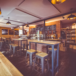 Die Innenansicht des Cafe Muckefucks in Marktoberdorf.