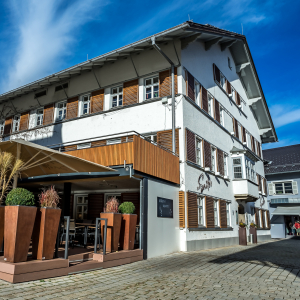 Die Außenansicht des Sailer Restaurants in Marktoberdorf.